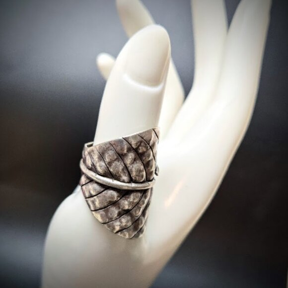 Karen Fine Silver wide Lotus Leaf Tribal Handmade Ring - Picture 7 of 8
